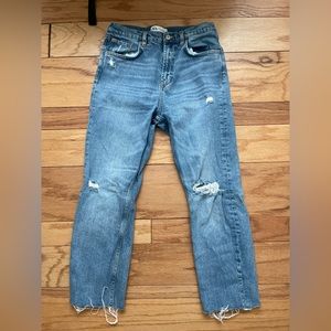 Zara high rise distressed raw hem jeans. Runs big could fit a size 6.